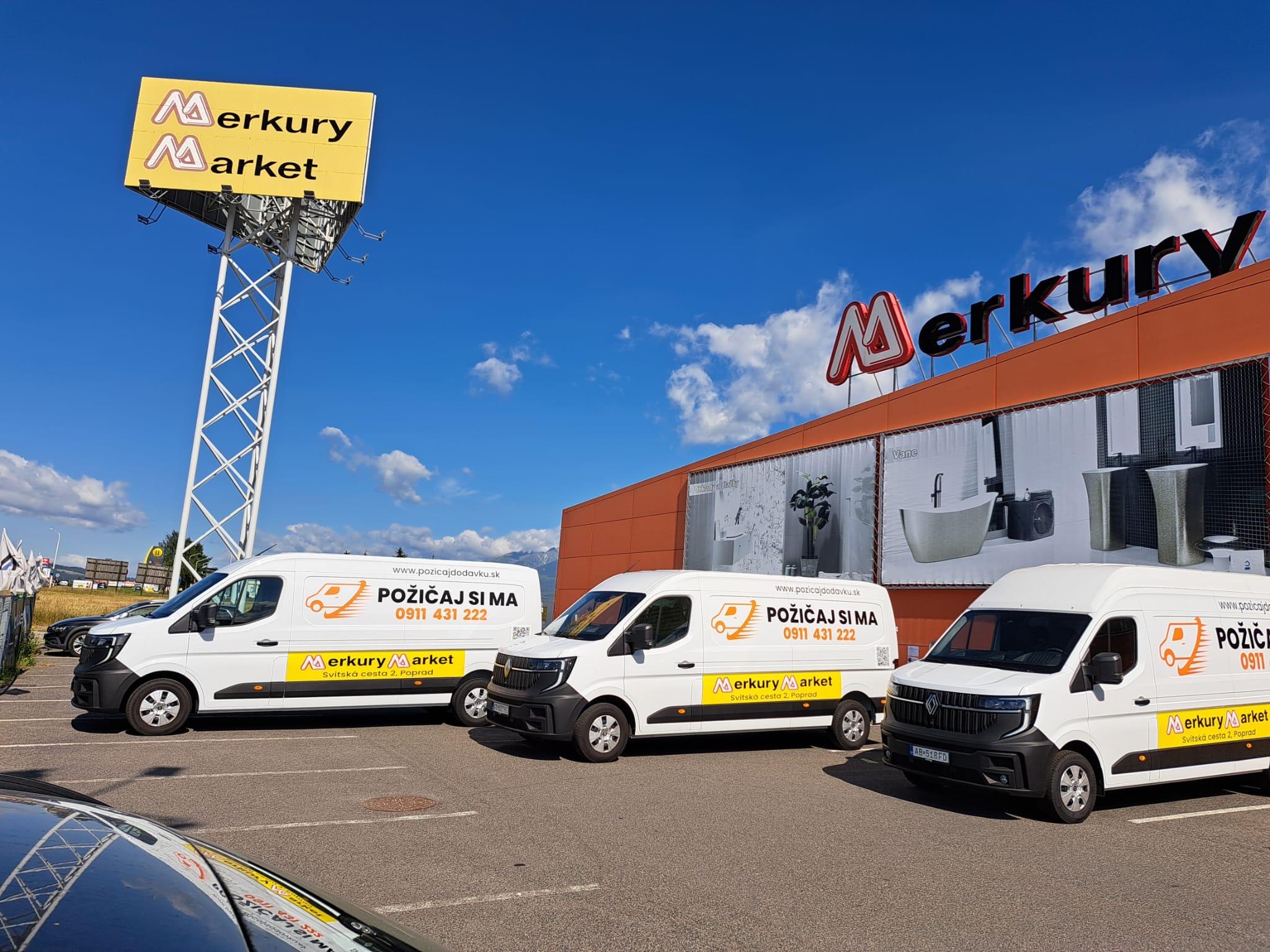 Biela dodávka Renault Master na prevádzke
